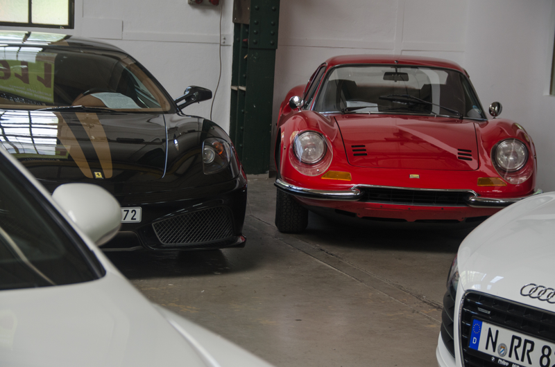Illustration for article titled Photodump: A classic Porsche car meet.
